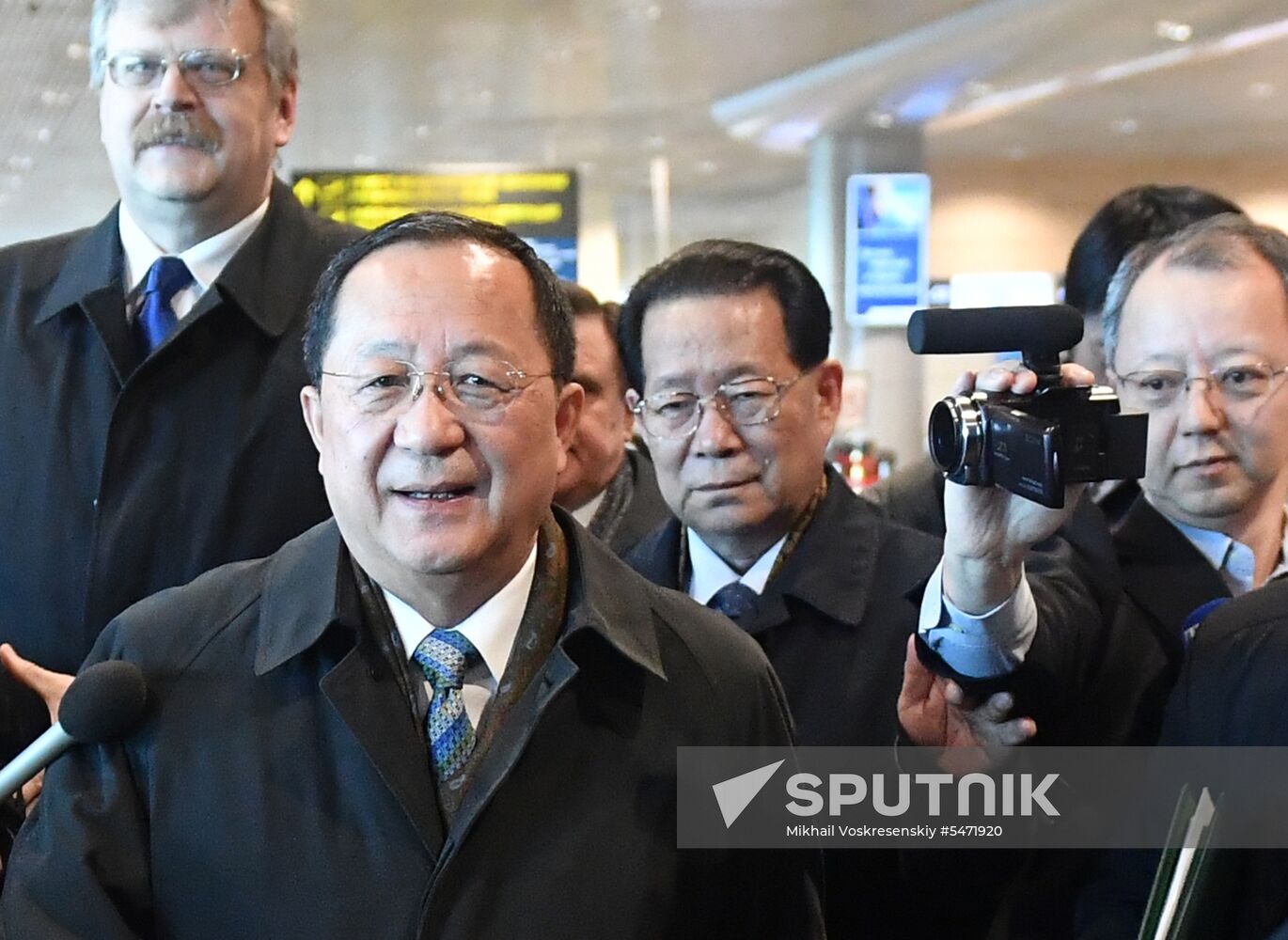 North Korean Foreign Minister Ri Yong Ho arrives in Moscow
