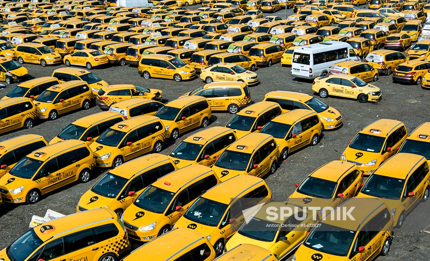 Parking of abandoned taxi cars in Moscow