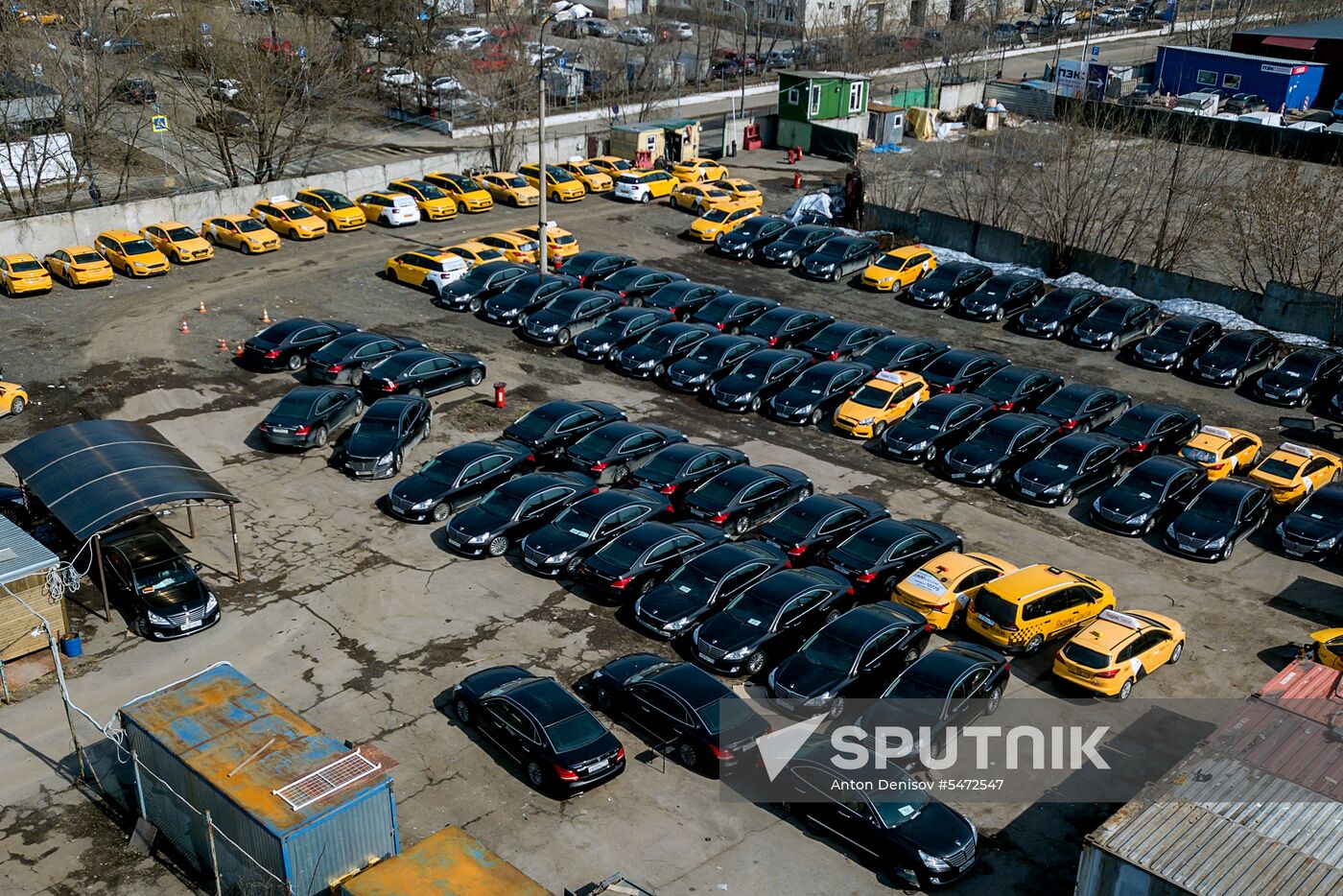 Parking of abandoned taxi cars in Moscow