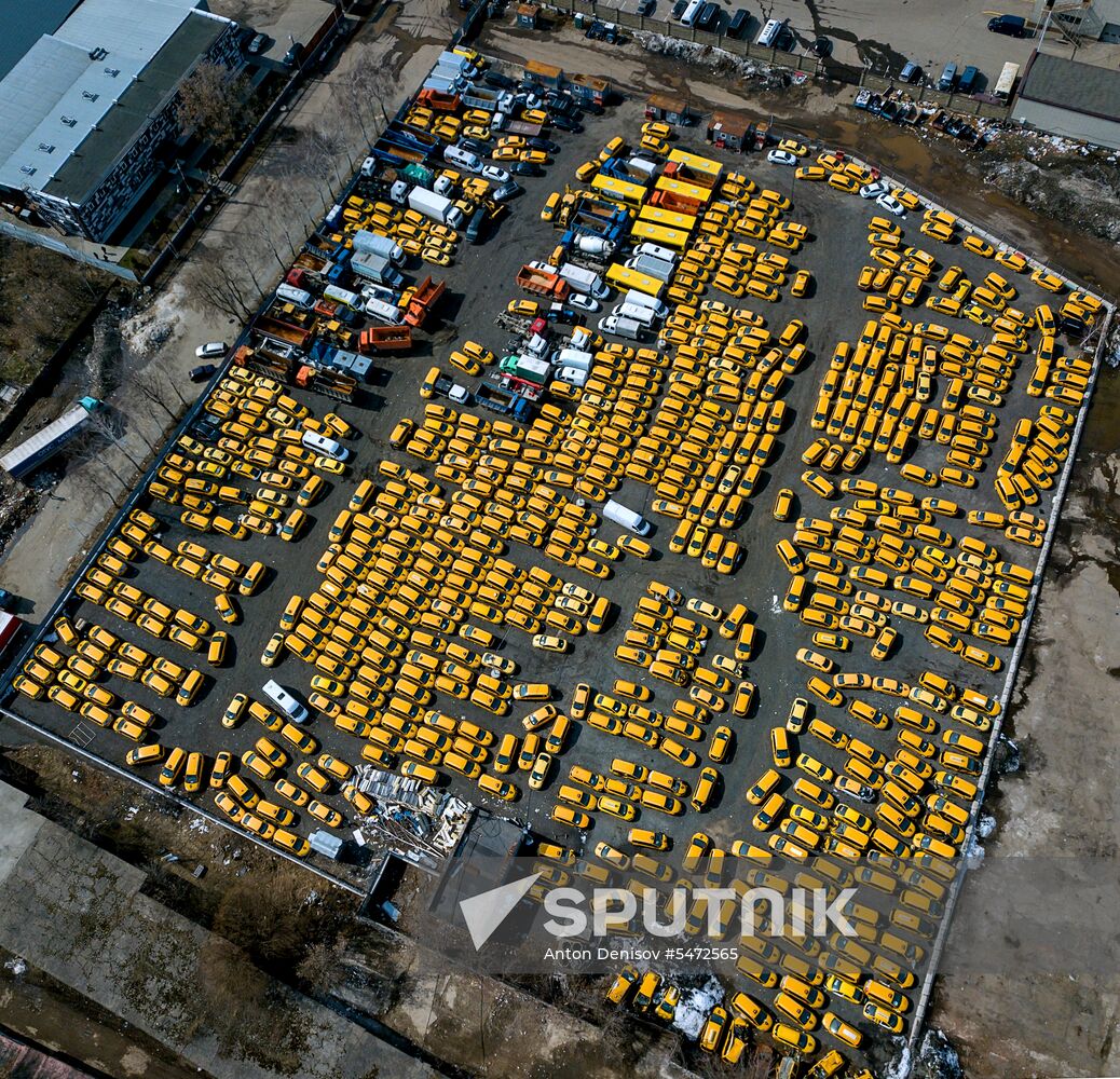 Parking of abandoned taxi cars in Moscow