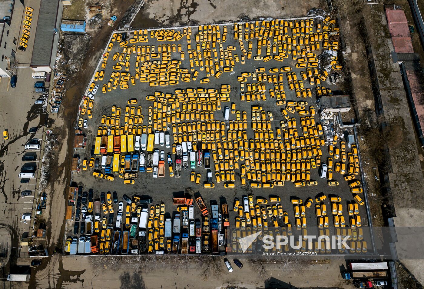Parking of abandoned taxi cars in Moscow