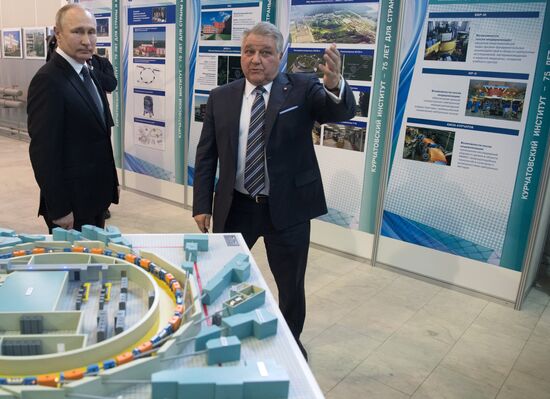 President Vladimir Putin visits Kurchatov Institute