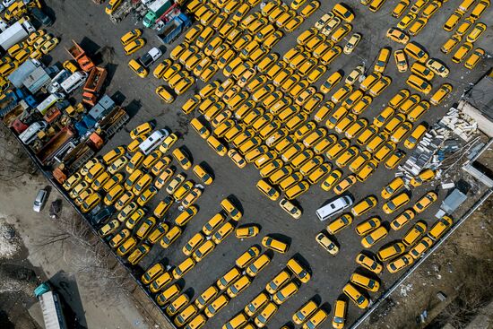 Parking of abandoned taxi cars in Moscow