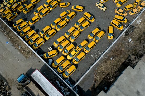 Parking of abandoned taxi cars in Moscow