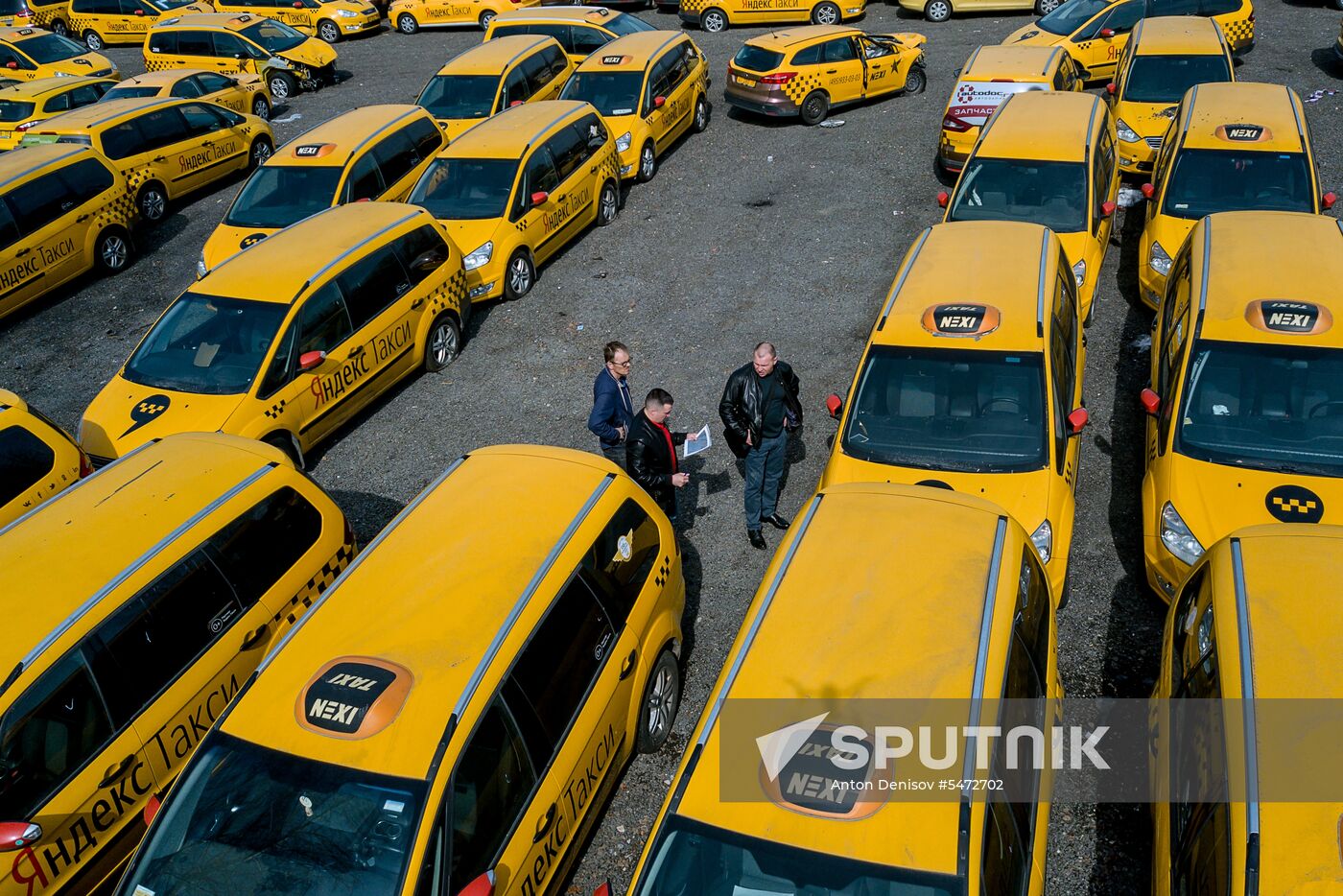 Parking of abandoned taxi cars in Moscow