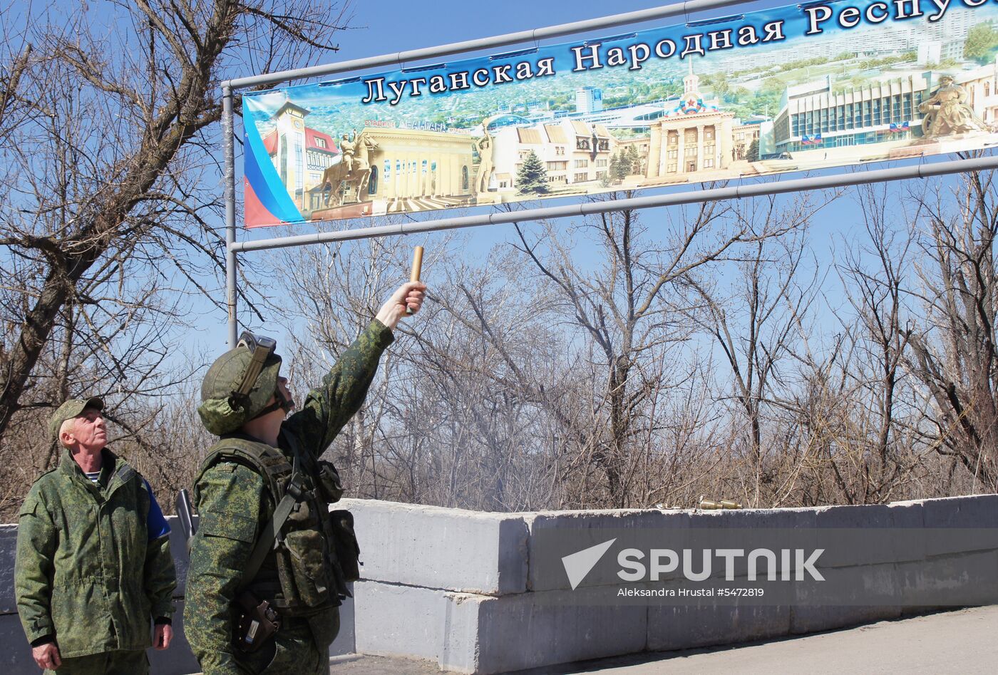 Stanitsa Luganskaya checkpoint