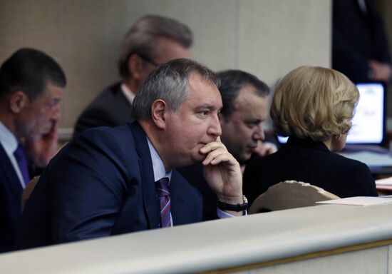 Prime Minister Dmitry Medvedev speaks at State Duma