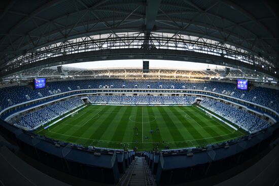 Football. Kaliningrad Stadium hosts first official match