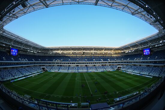 Football. Kaliningrad Stadium hosts first official match