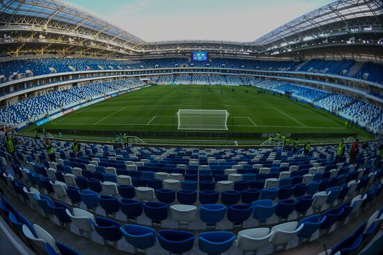 Football. Kaliningrad Stadium hosts first official match