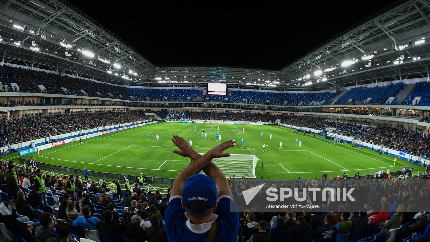Football. Kaliningrad Stadium hosts first official match