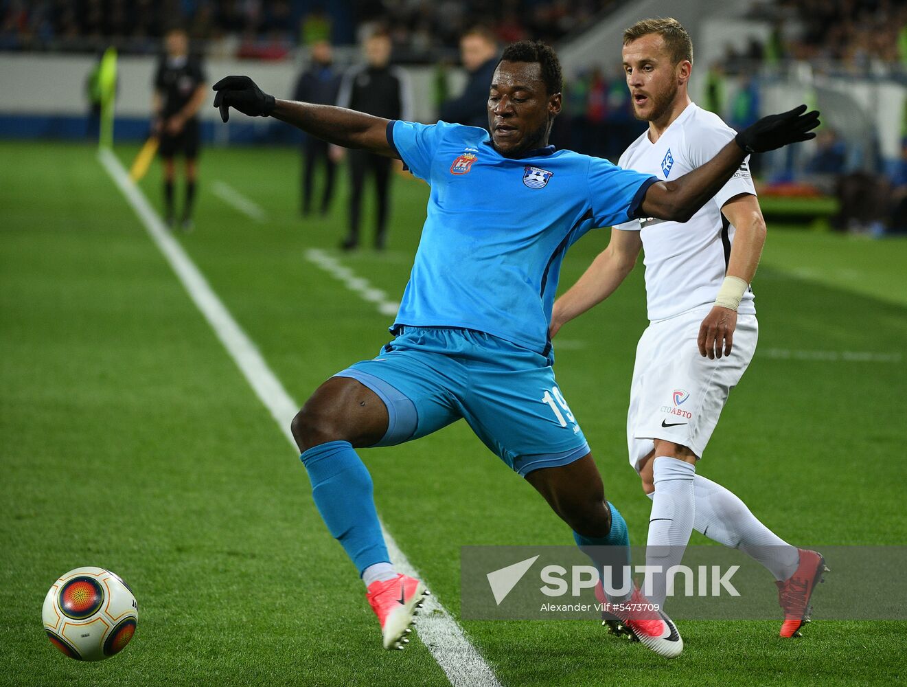 Football. Kaliningrad Stadium hosts first official match