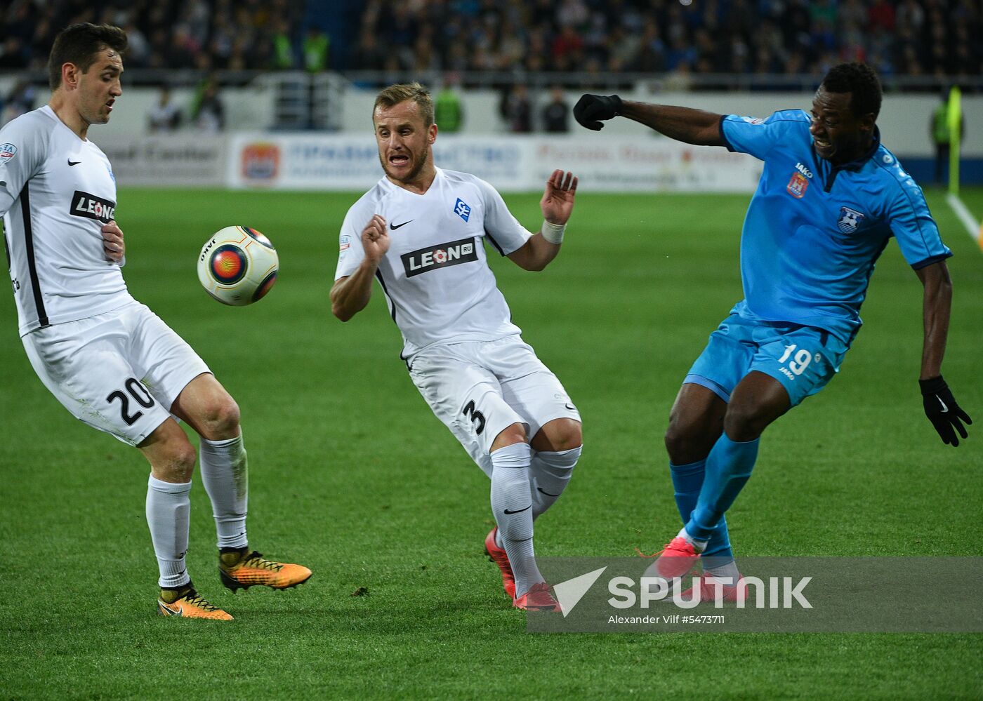 Football. Kaliningrad Stadium hosts first official match