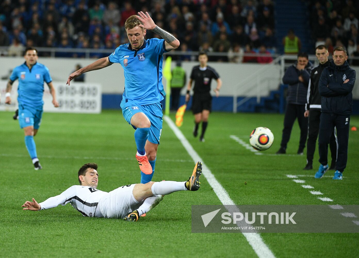 Football. Kaliningrad Stadium hosts first official match