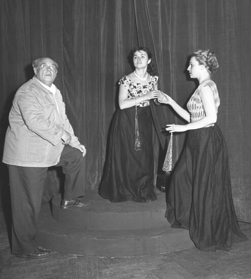 Stanitsin and students