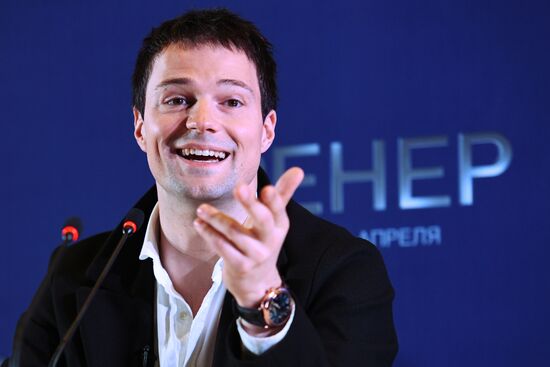 Coach movie debuts in Moscow