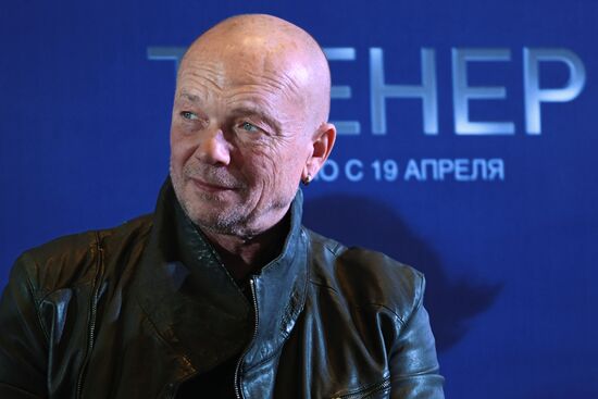 Coach movie debuts in Moscow