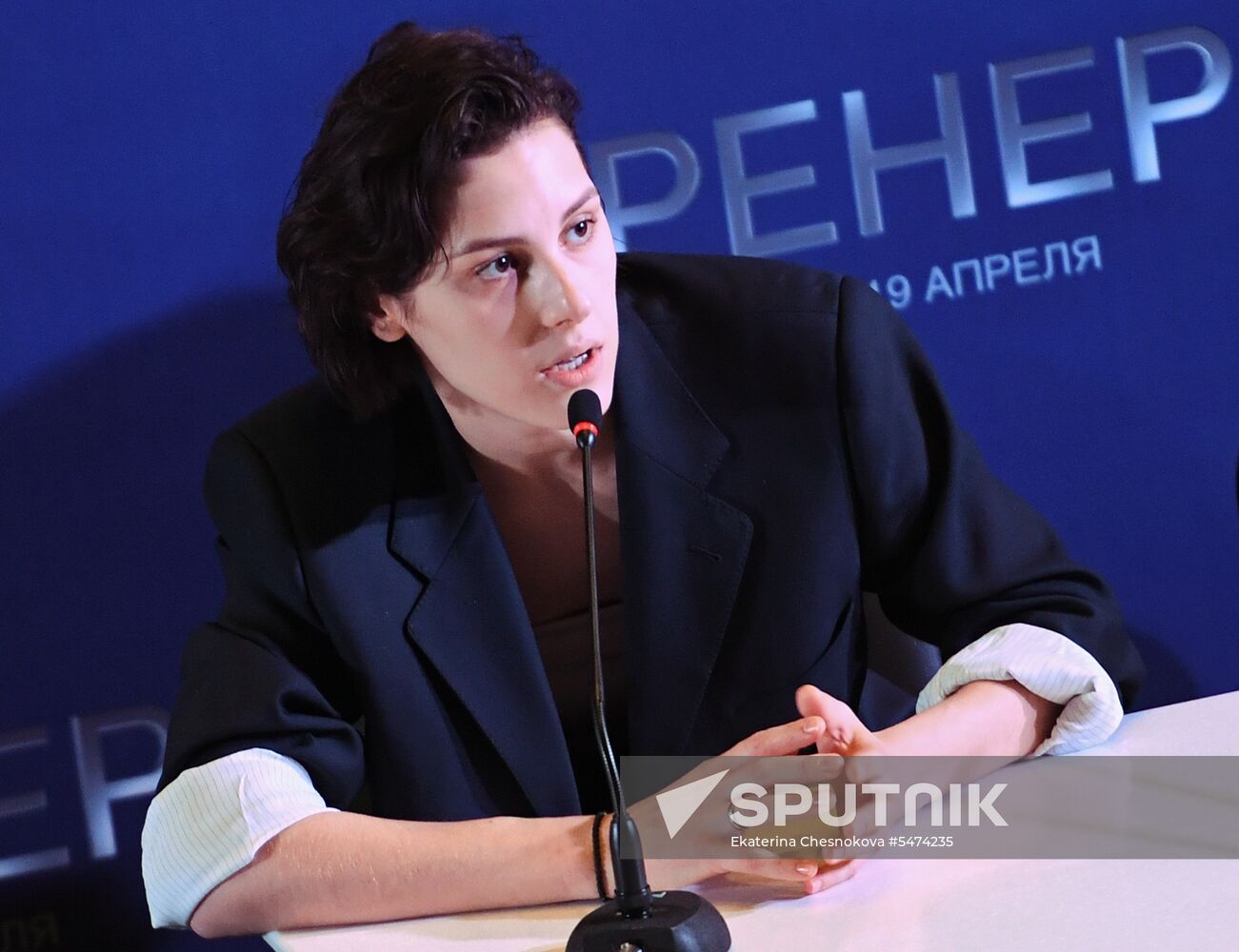 Coach movie debuts in Moscow