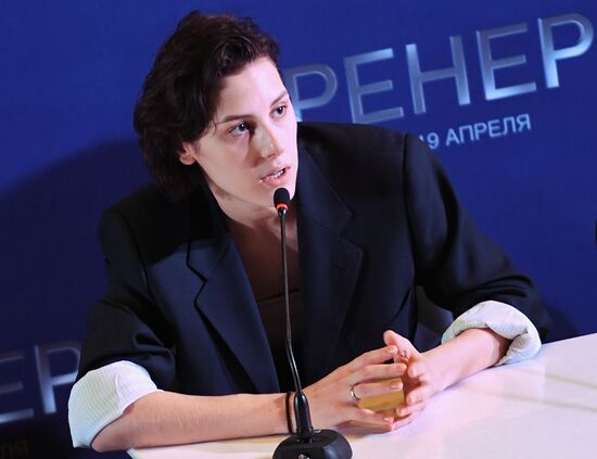 Coach movie debuts in Moscow