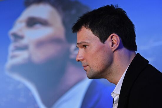 Coach movie debuts in Moscow