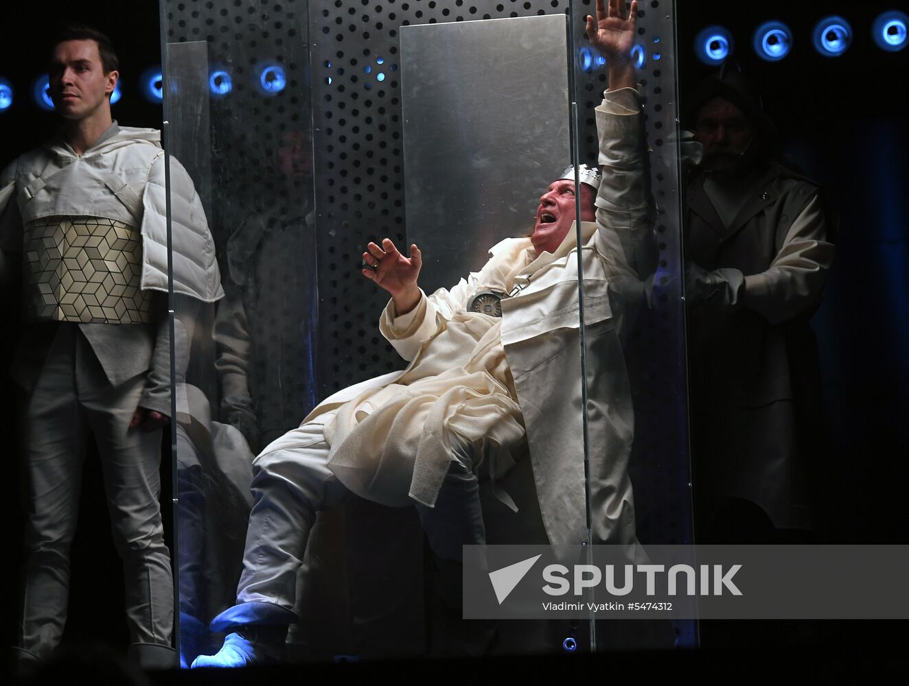 Falstaff and Prince of Wales play