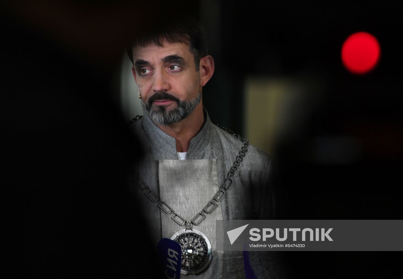 Falstaff and Prince of Wales play