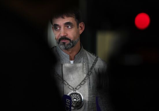 Falstaff and Prince of Wales play