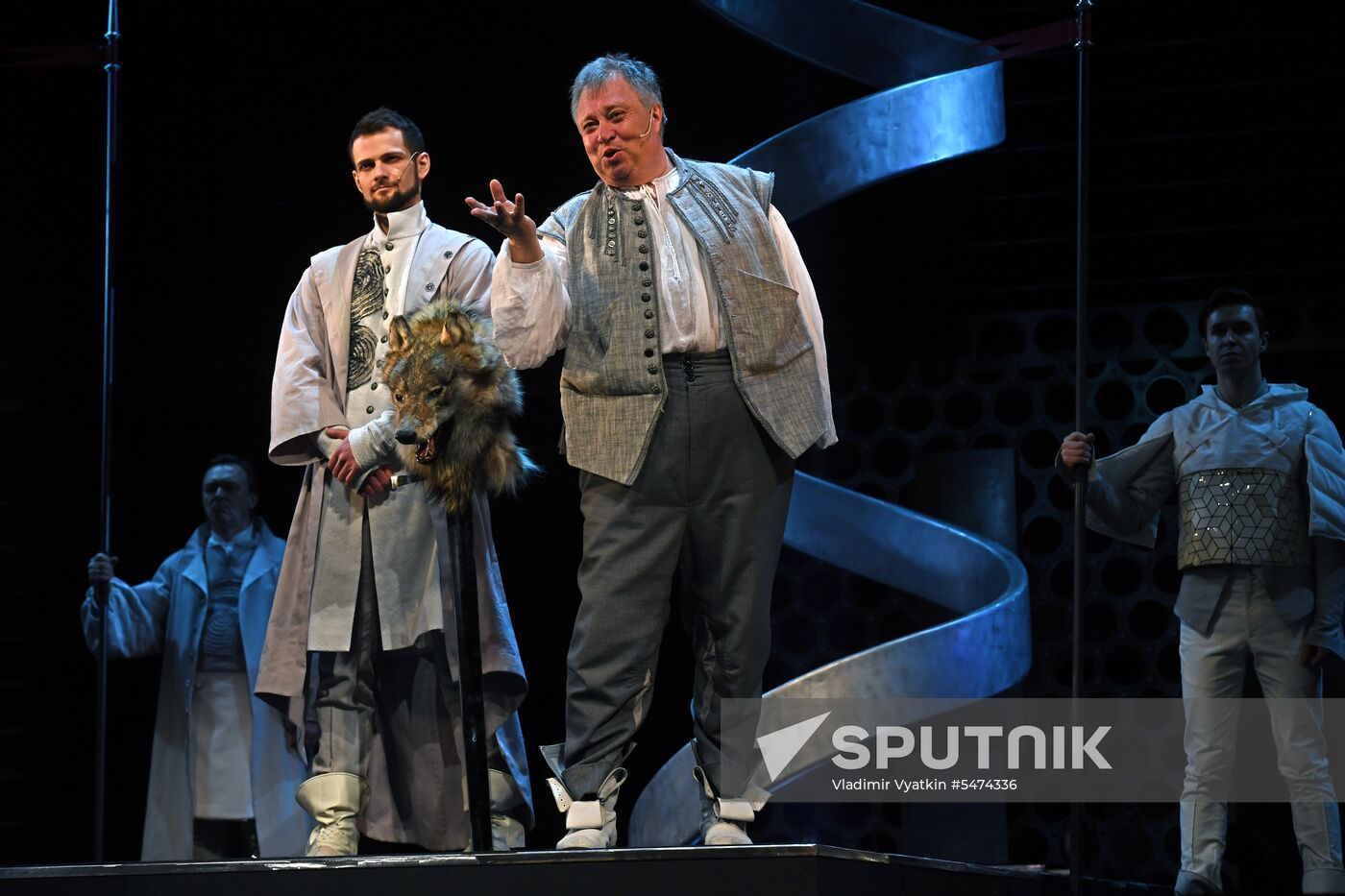 Falstaff and Prince of Wales play