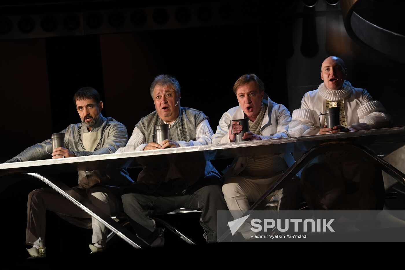 Falstaff and Prince of Wales play