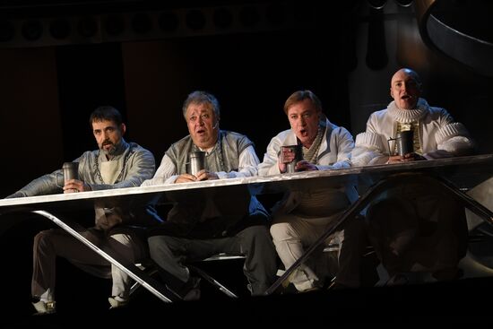 Falstaff and Prince of Wales play