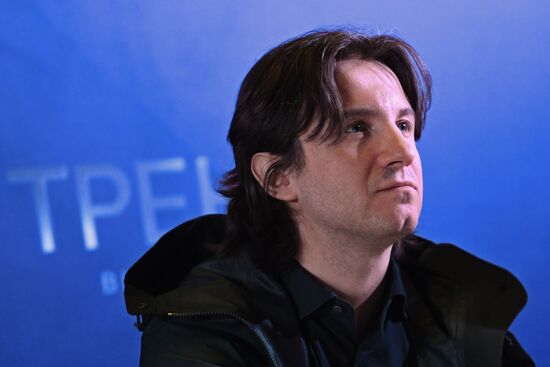 Coach movie debuts in Moscow