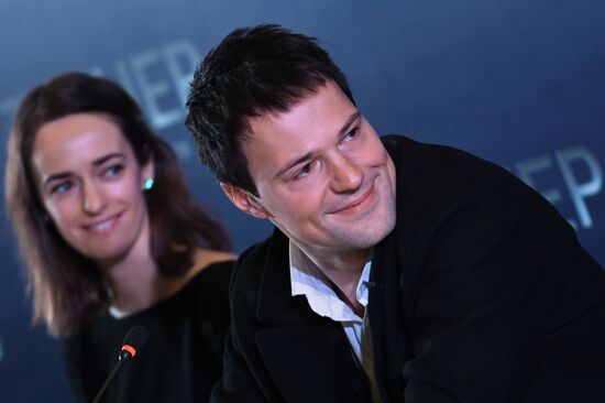 Coach movie debuts in Moscow