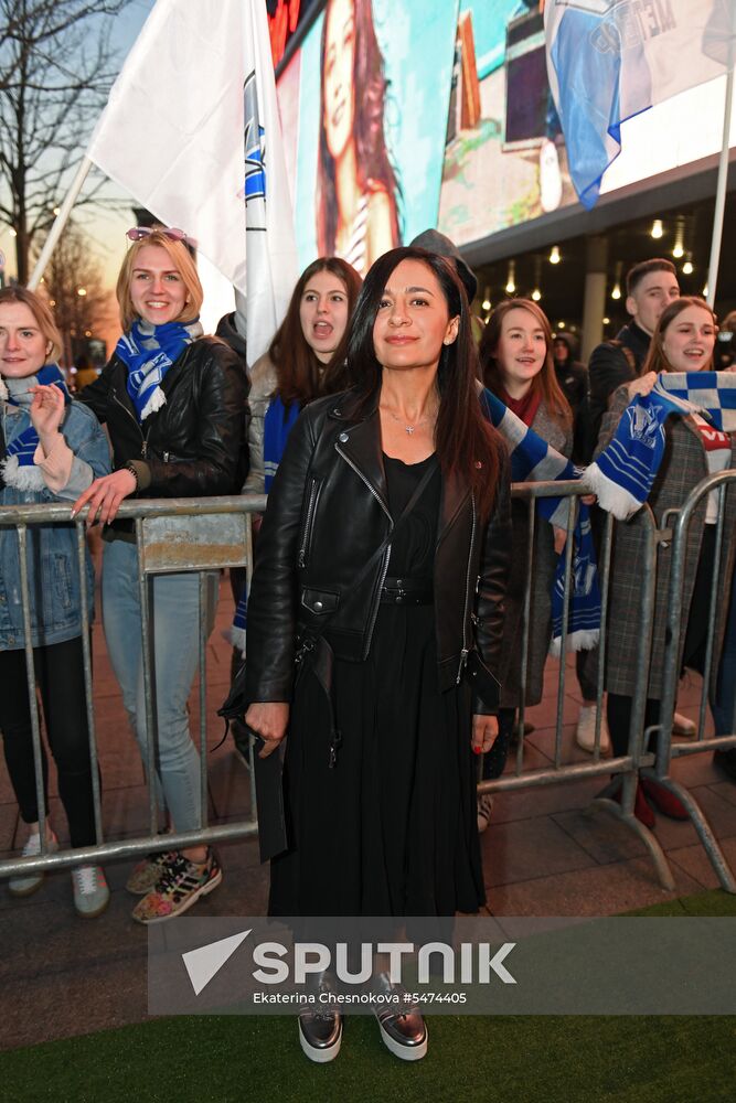 Coach movie debuts in Moscow