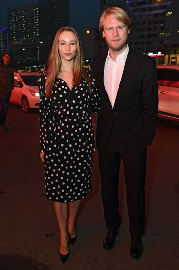 Coach movie debuts in Moscow