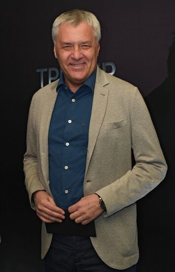 Coach movie debuts in Moscow