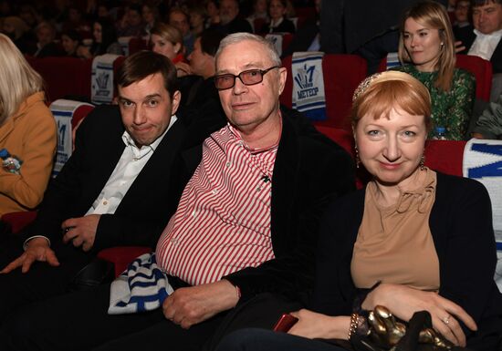 Coach movie debuts in Moscow