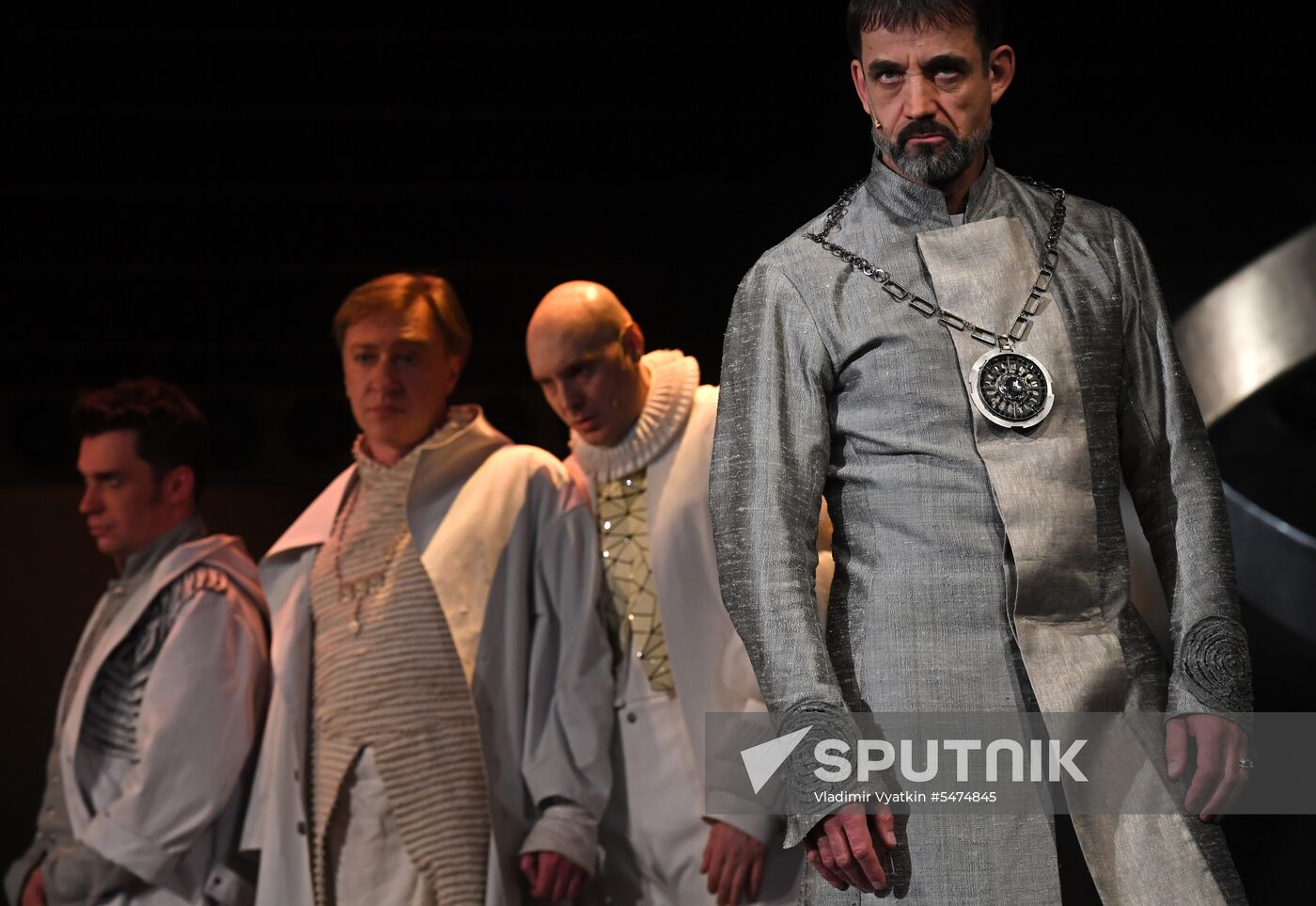 Falstaff and Prince of Wales play