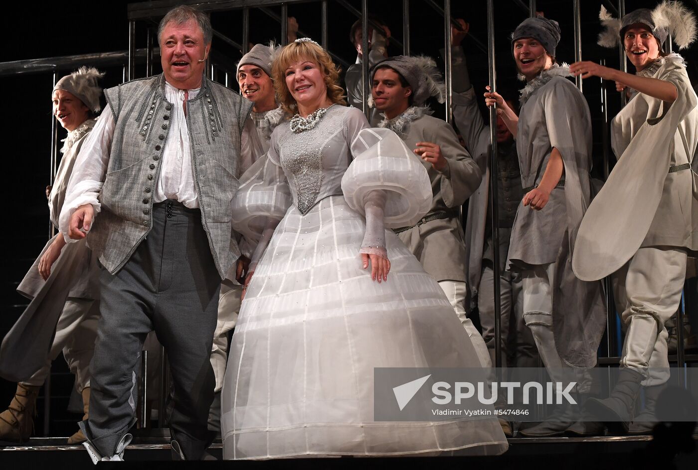 Falstaff and Prince of Wales play