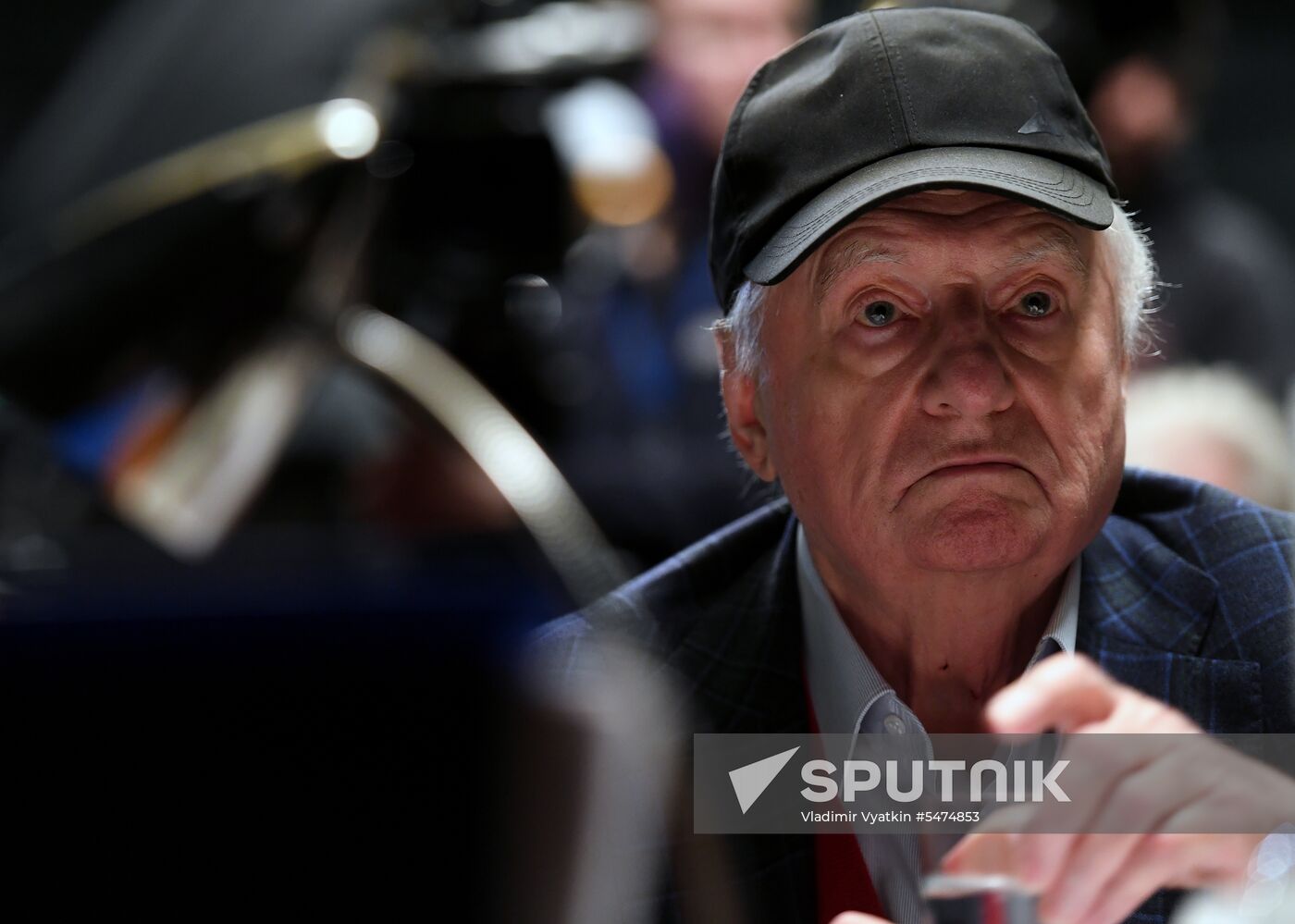 Falstaff and Prince of Wales play