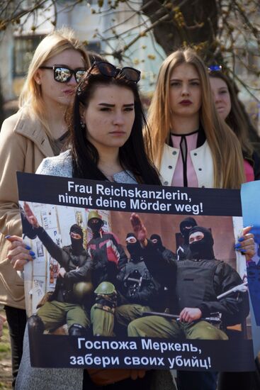 Protest in Lugansk against hostilities in Donbass