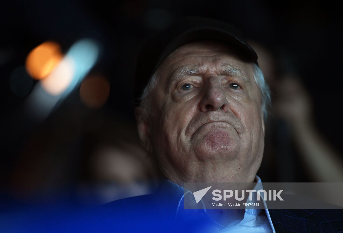 Falstaff and Prince of Wales play