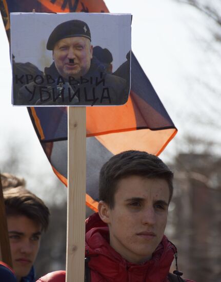 Protest in Lugansk against hostilities in Donbass