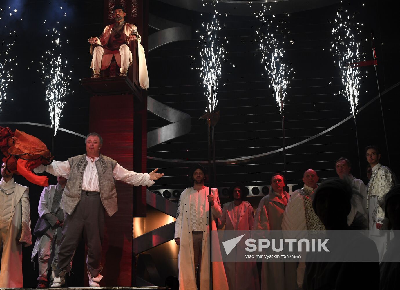 Falstaff and Prince of Wales play