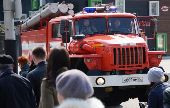 Evacuation tactics and simulated firefighting drill in Yuzhny Park shopping mall in Khabarovsk