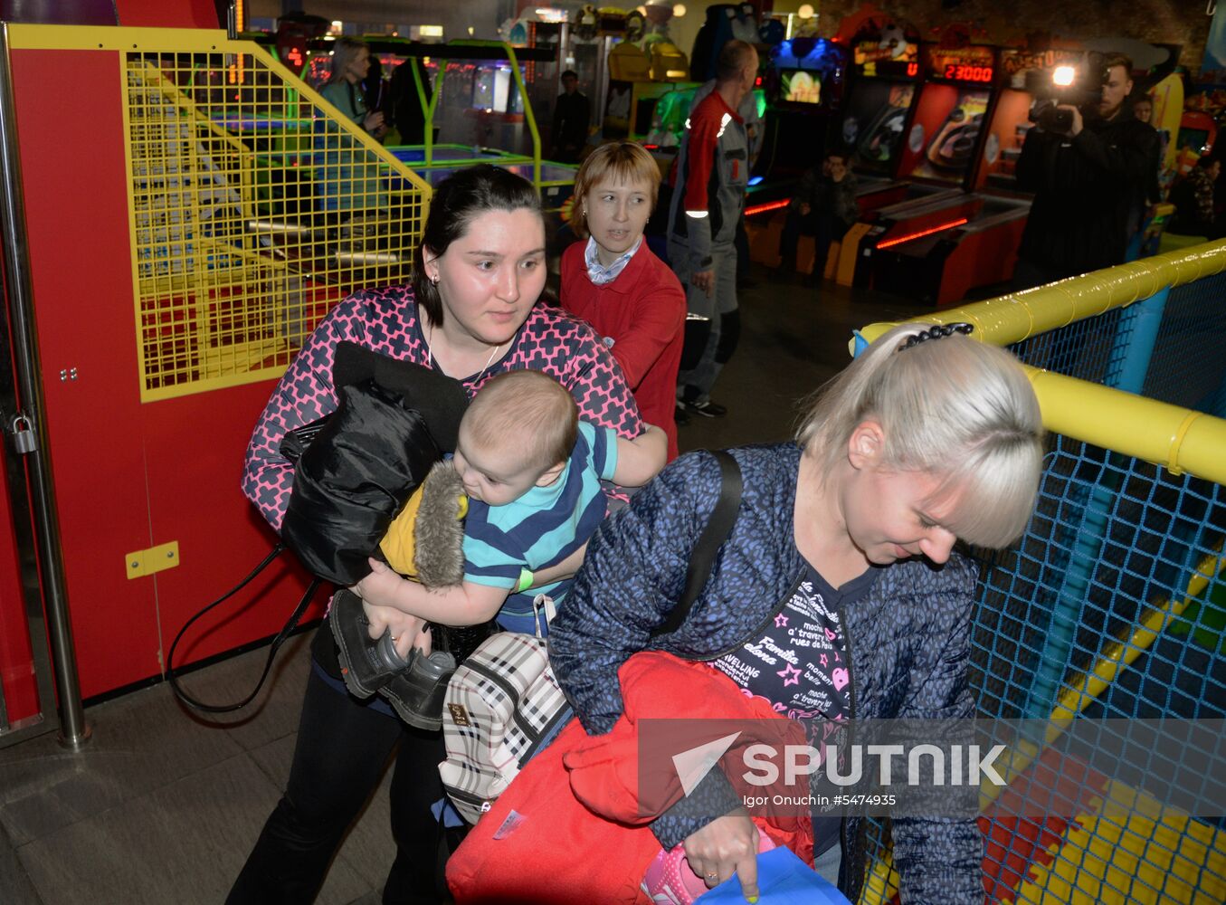 Evacuation tactics and simulated firefighting drill in Yuzhny Park shopping mall in Khabarovsk