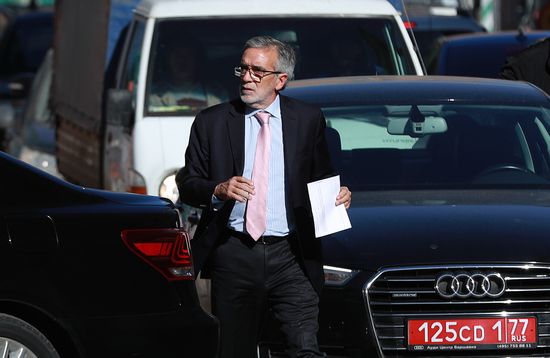 Foreign diplomats arrive at UK Embassy
