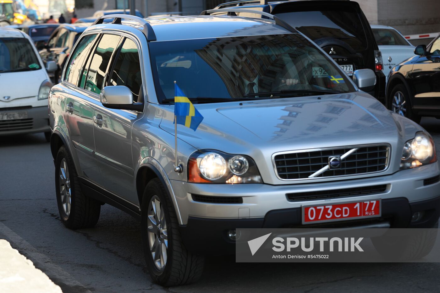 Foreign diplomats arrive at UK Embassy