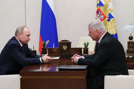 President Putin meets with FNRP head Shmakov
