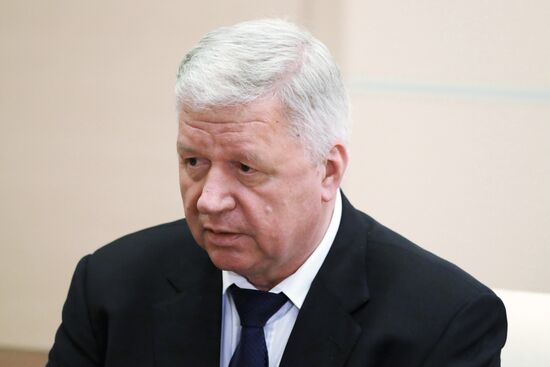 President Putin meets with FNRP head Shmakov