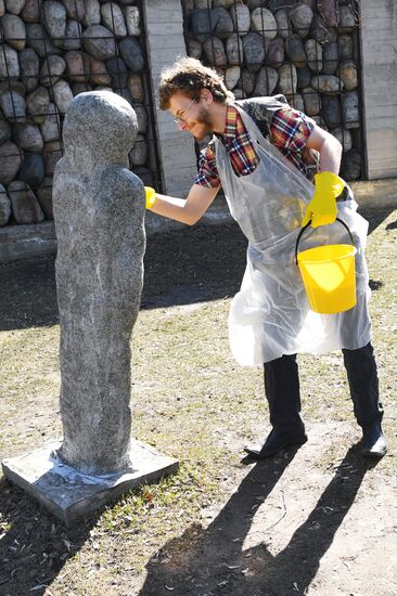 Volunteer clean-up day in Moscow